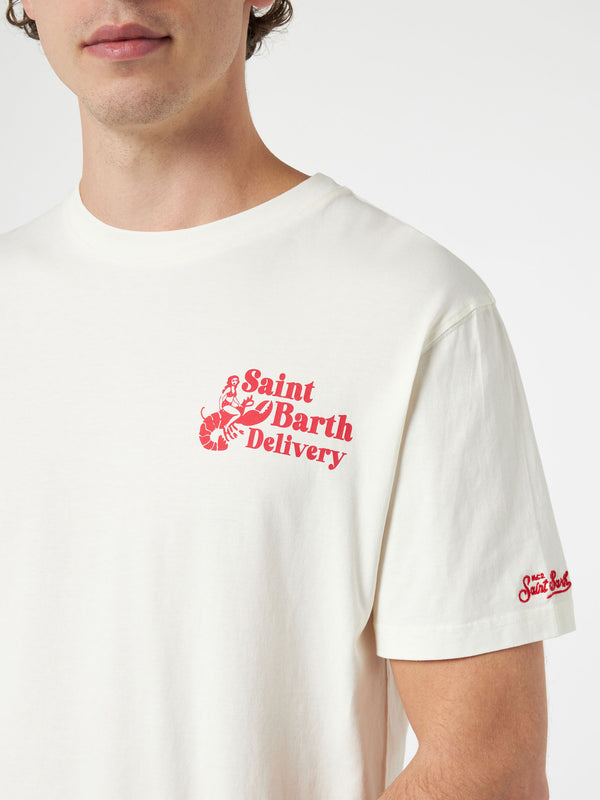 Herren-T-Shirt aus Baumwolle mit platziertem Aufdruck „Hummerlieferung von Saint Barth“.