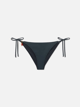 Klassische Virgo Bikinihose aus dunkelgrauem Stoff mit glänzendem Finish und Charm-Details 