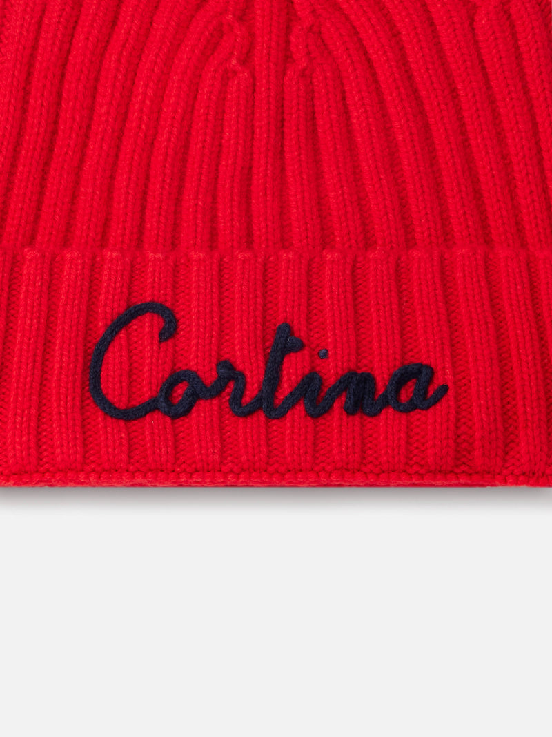 Man red ribbed hat Wengen with Cortina embroidery