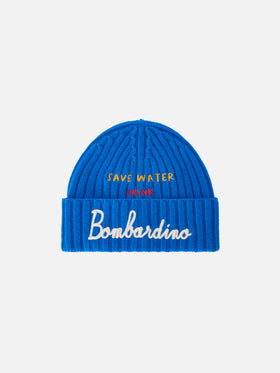 Berretto Wengen blu con ricamo Save Water Drink Bombardino