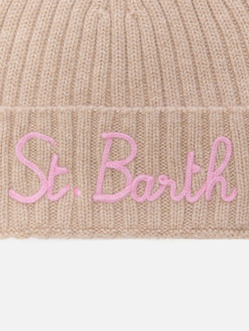 Berretto Wengen in misto cashmere beige con ricamo St. Barth