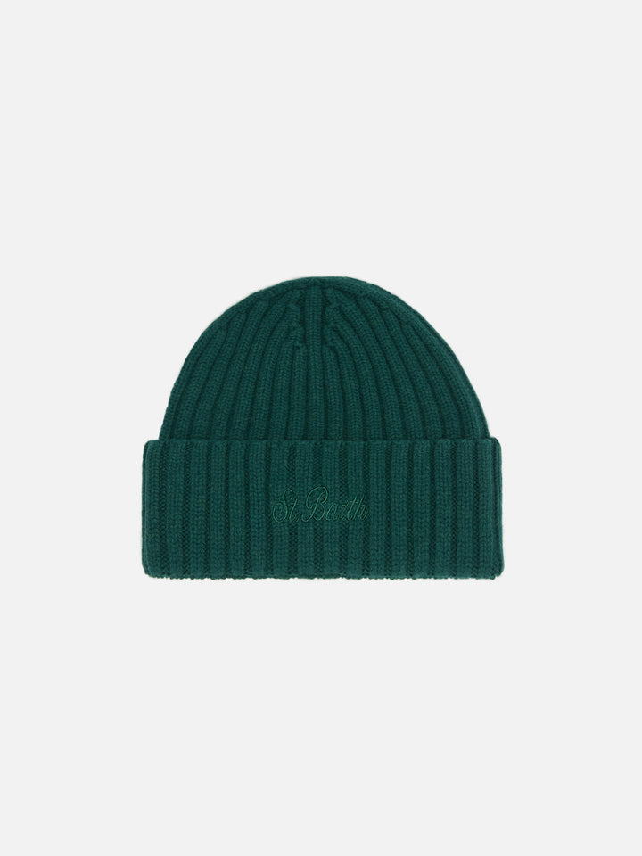 Wengen-Mütze aus britischer grüner Wolle mit St.-Barth-Stickerei am Umschlag