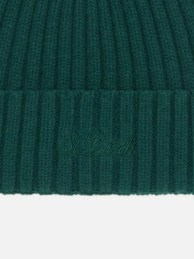 Wengen-Mütze aus britischer grüner Wolle mit St.-Barth-Stickerei am Umschlag
