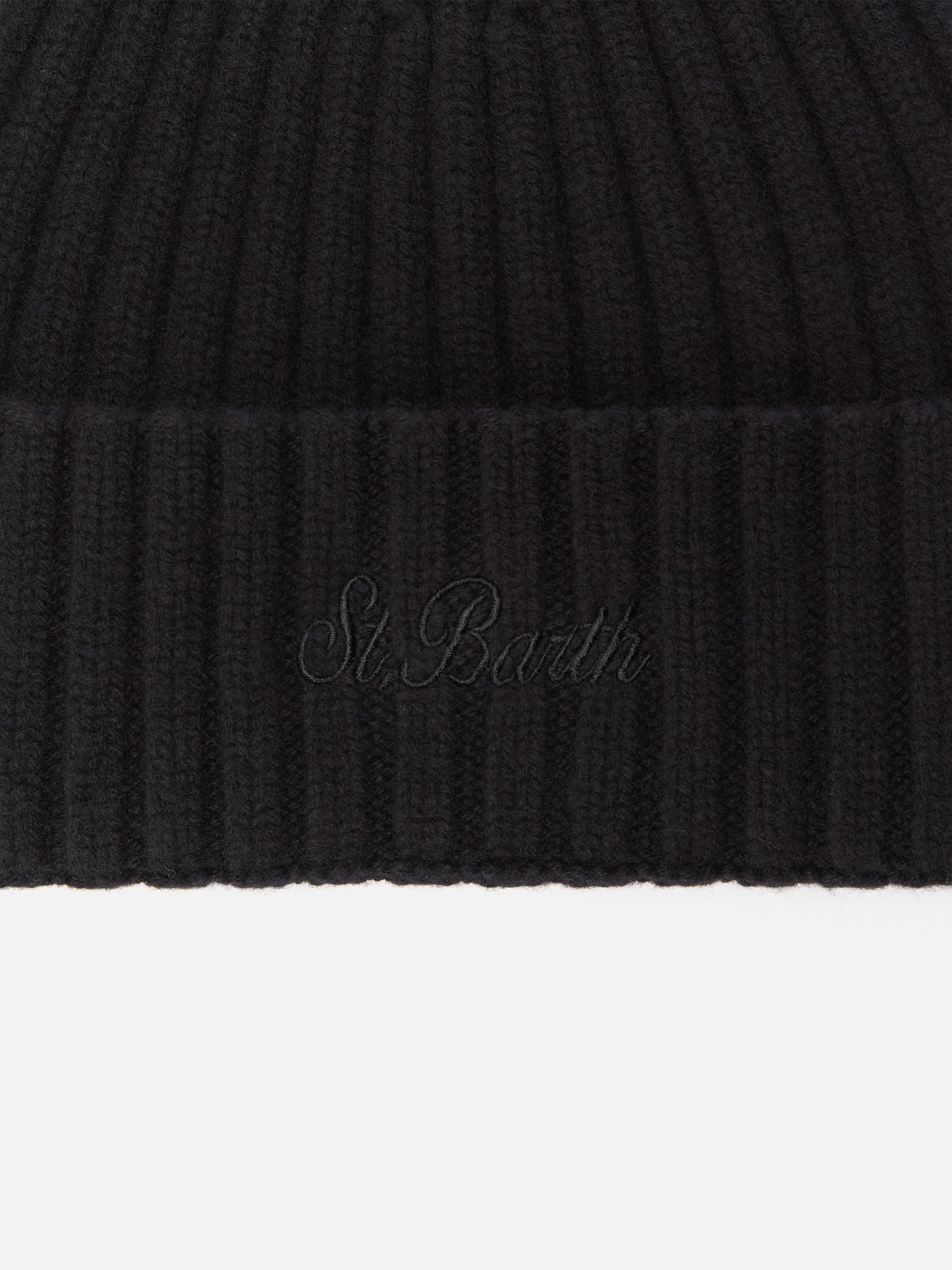 Wengen-Mütze aus schwarzer Wolle mit St.-Barth-Stickerei am Umschlag
