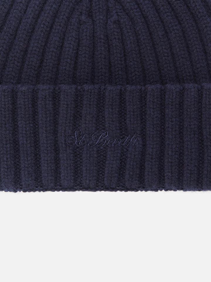 Berretto Wengen in lana blu notte con ricamo St. Barth sul risvolto