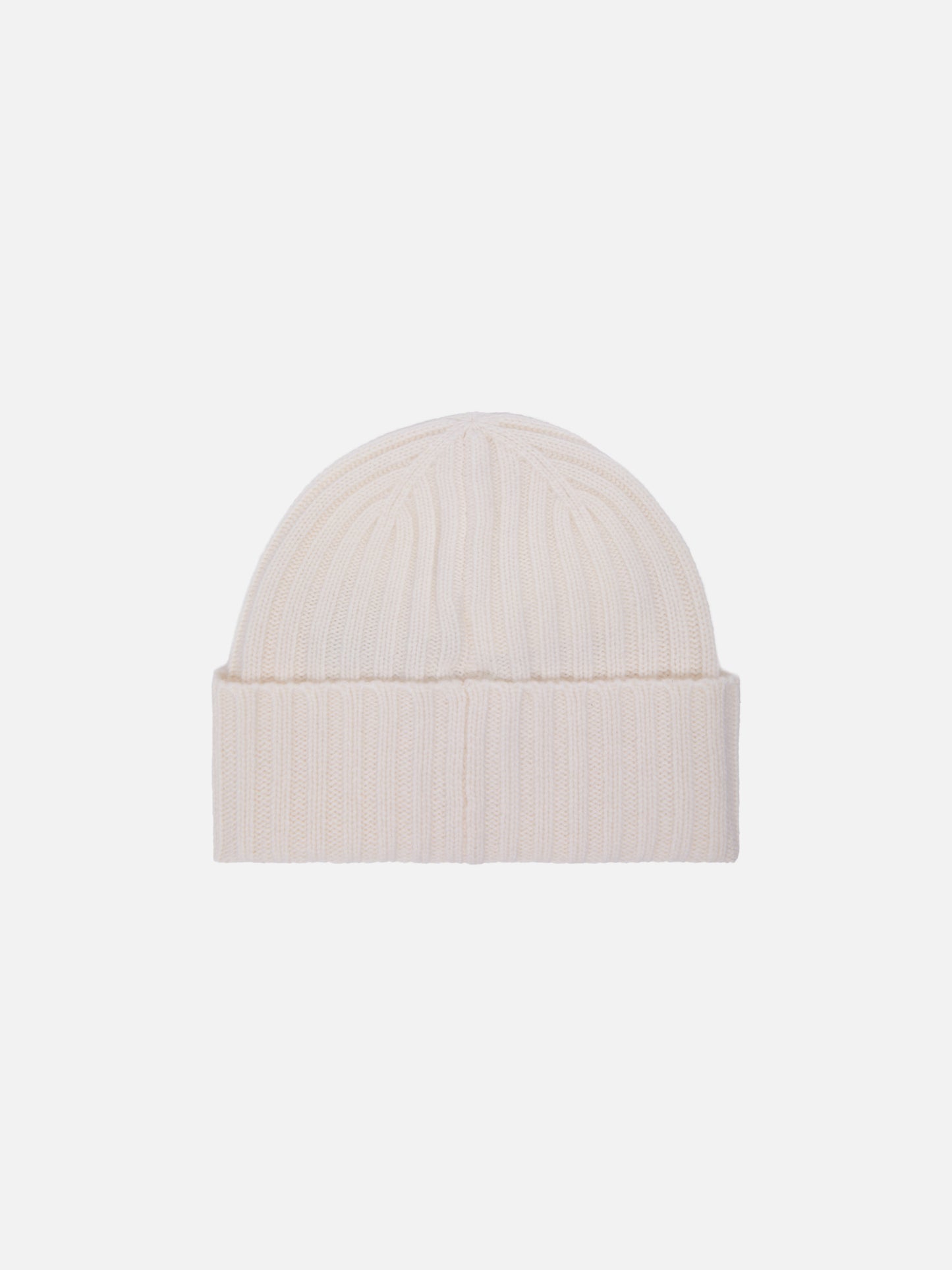 Wengen beanie in white cashmere with St. Barth embroidery on the turn-up