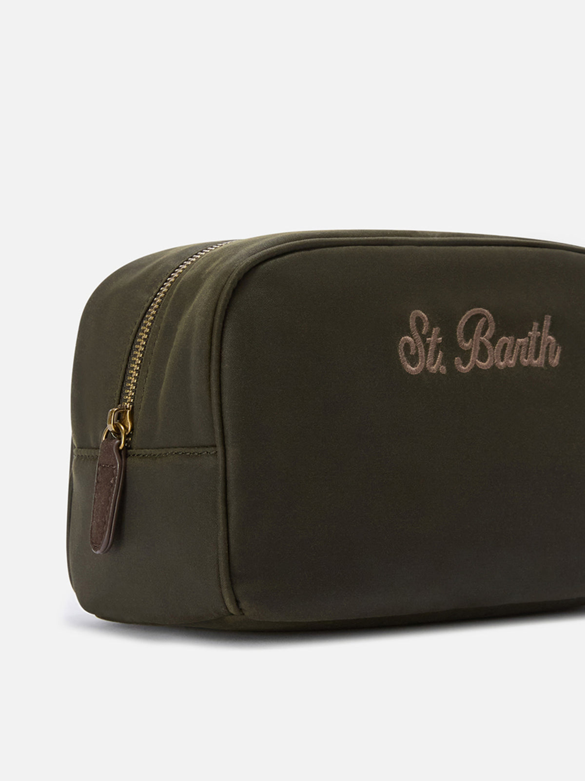 Westwood gewachste Kosmetiktasche in Military-Grün mit gesticktem Logo 