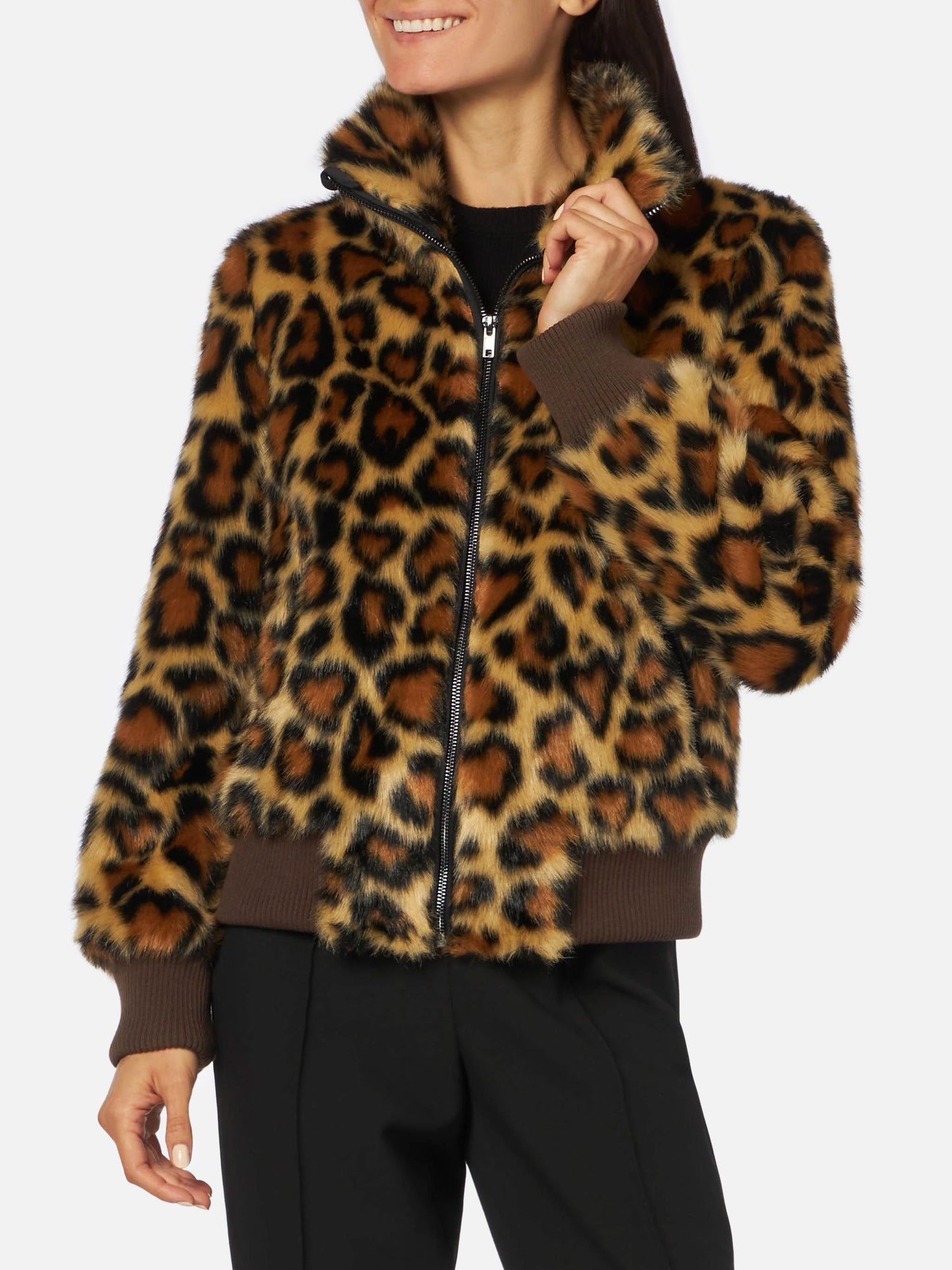 Woman furry short jacket with animalier heart print