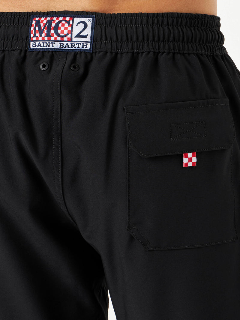 Bequeme und elastische Herren-Badeshorts in Schwarz