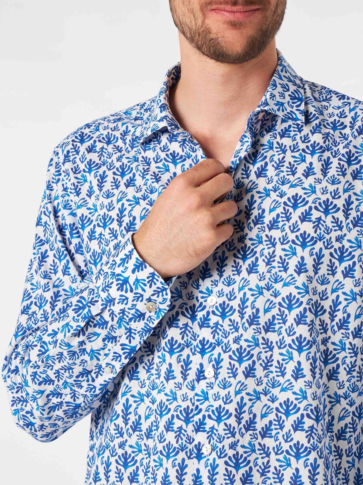 Man muslin cotton Sikelia shirt with blue leaves print - MC2 Saint Barth