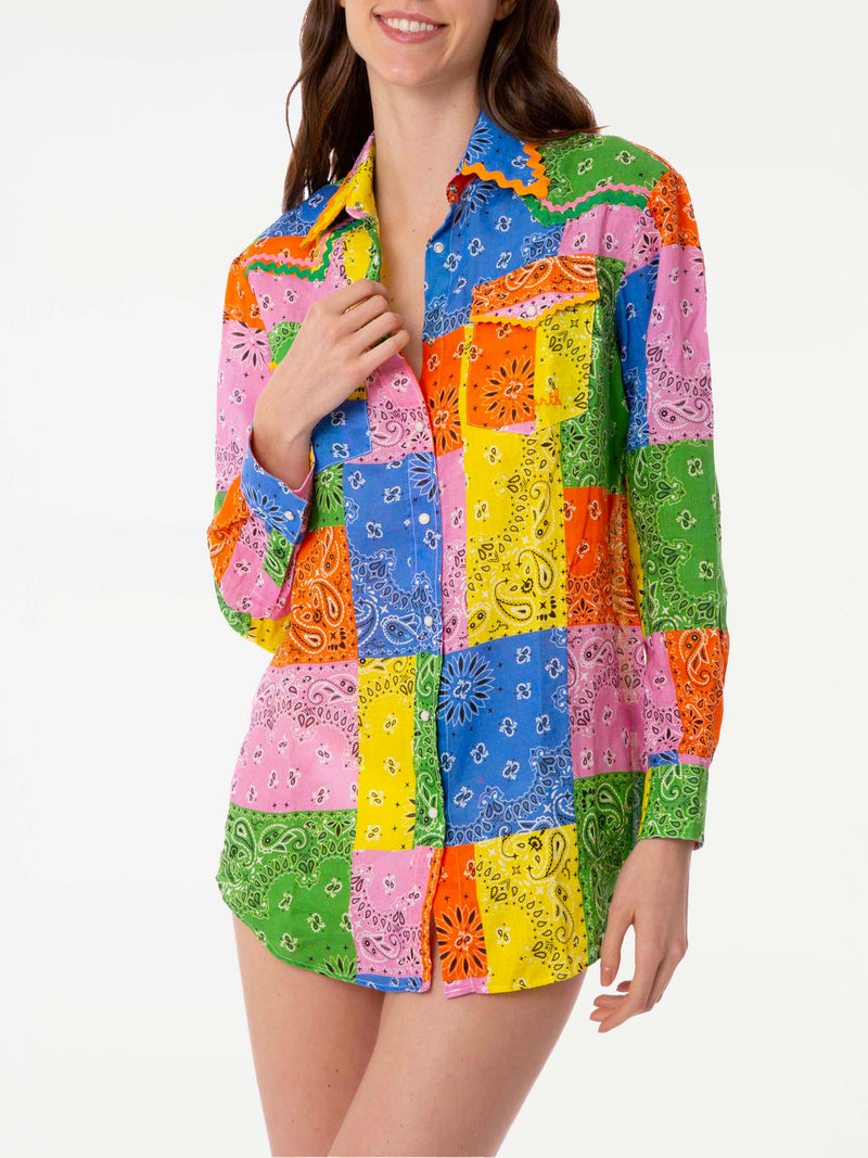 Mehrfarbiges Leinenhemd mit Bandana-Print