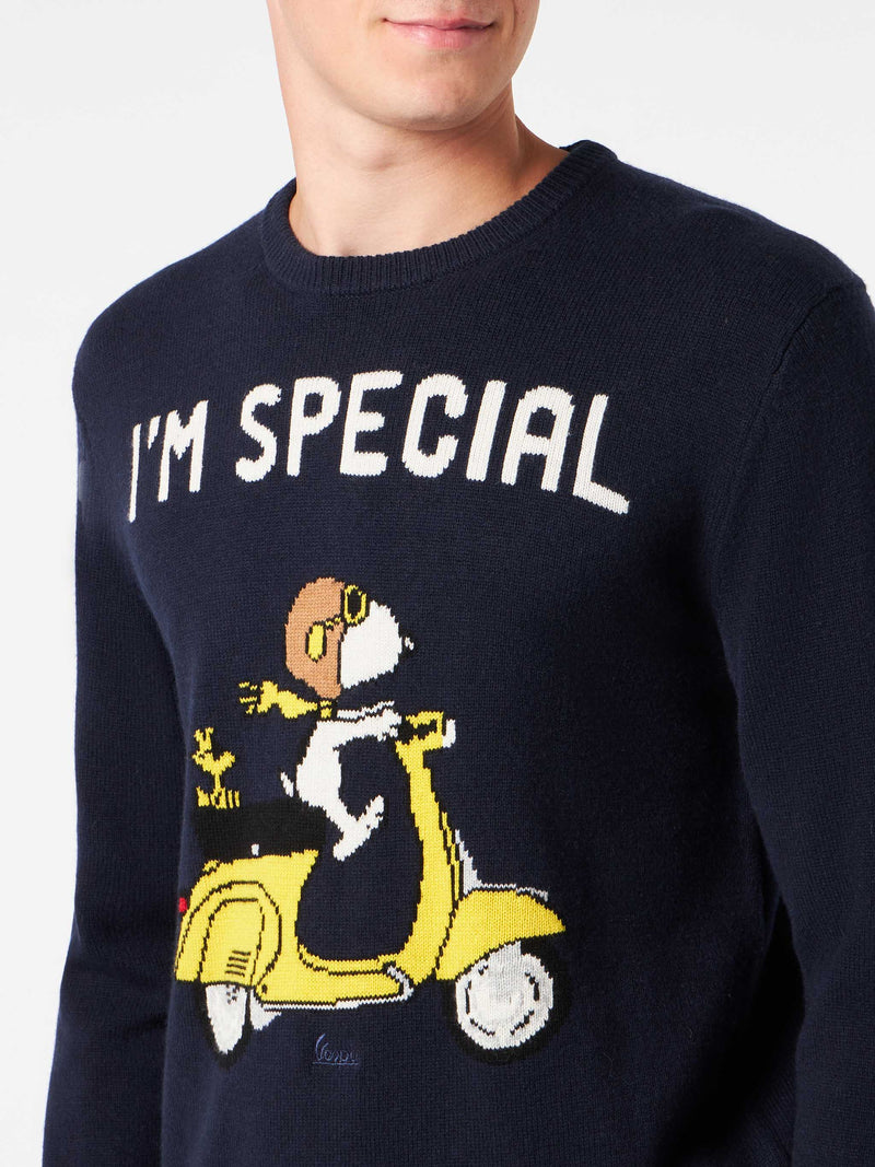 Herren-Pullover mit Rundhalsausschnitt und Snoopy-Roller-Jacquard-Print | SNOOPY – ©PEANUTS SONDERAUSGABE