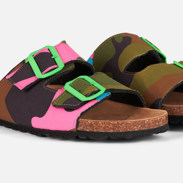 Sandalen mit mehrfarbigem Fluo-Camouflage-Print