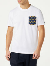 Herren-T-Shirt aus Baumwolle mit Enten-Print auf der Tasche