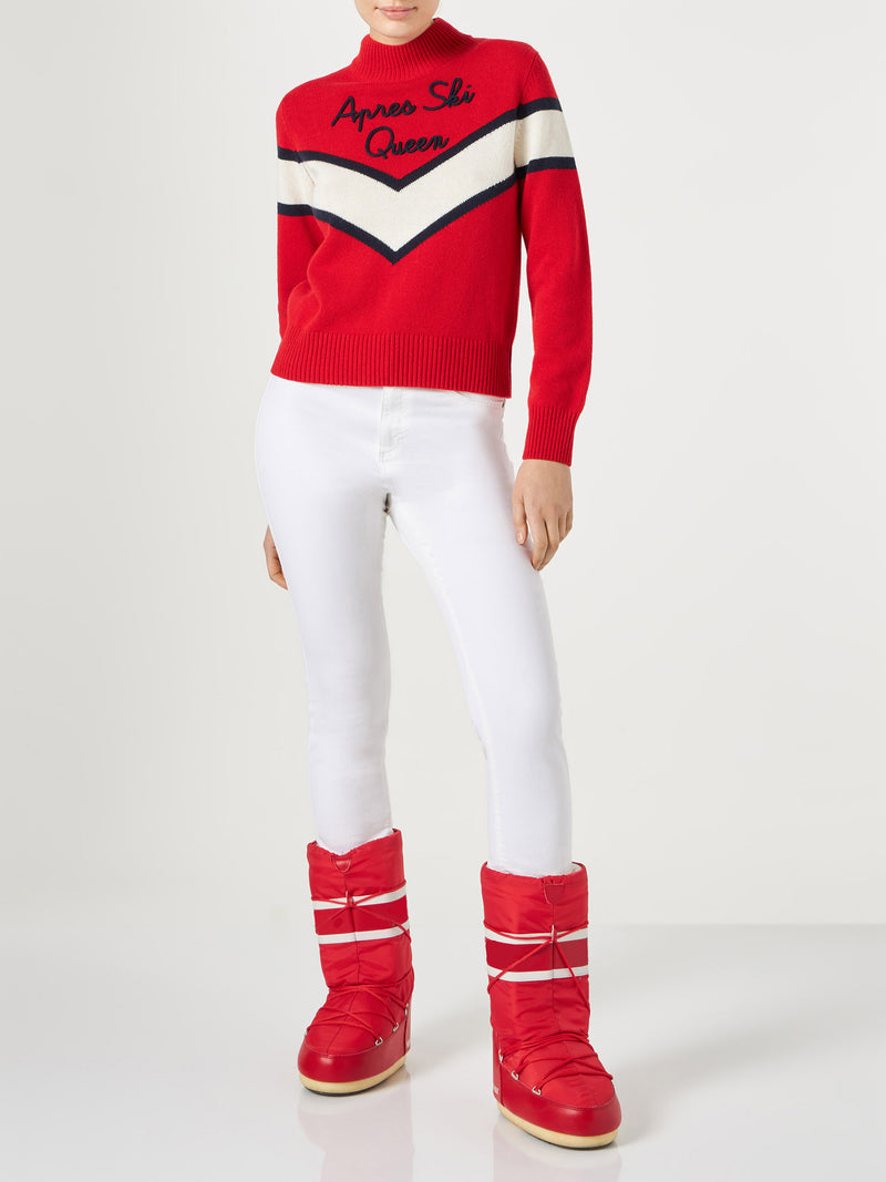 Woman half-turtleneck sweater with Apres ski Queen lettering